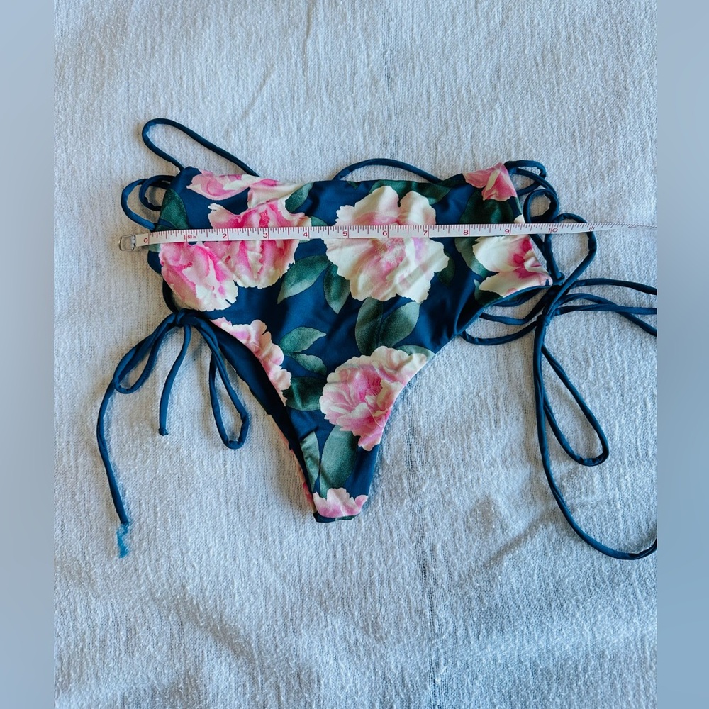 NWOT Frankies Bikinis Ayla Bottom in Pink Peony XS - Picture 7 of 7